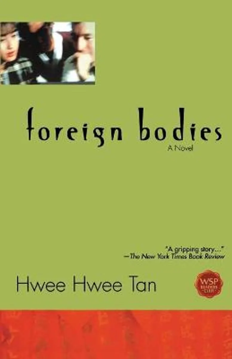 Foreign Bodies Tpb von Simon & Schuster – Buchfoto