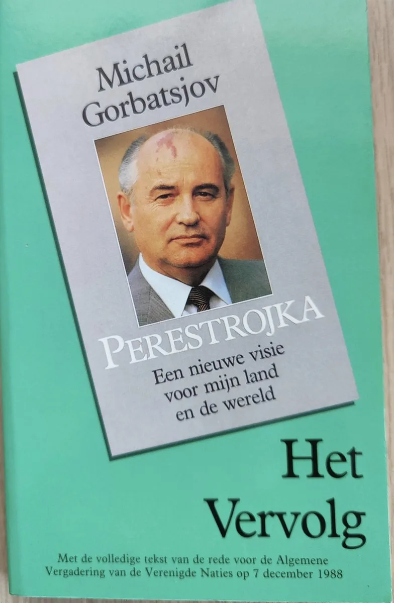 Perestrojka, het vervolg fra Spectrum – billede af bogen