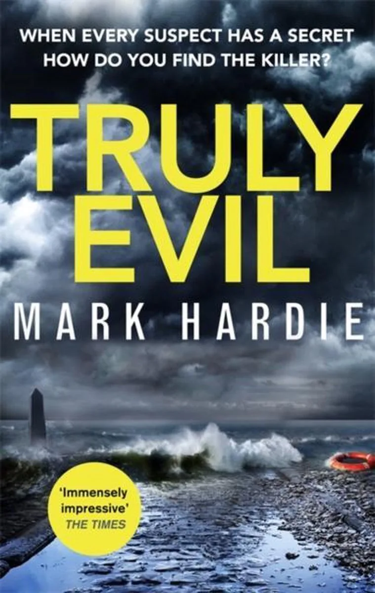 Truly Evil van Sphere – boekfoto