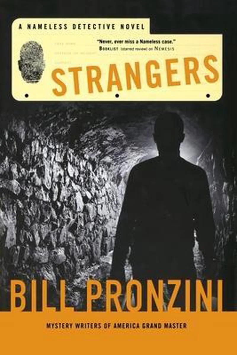 Strangers von St. Martin's Press – Buchfoto