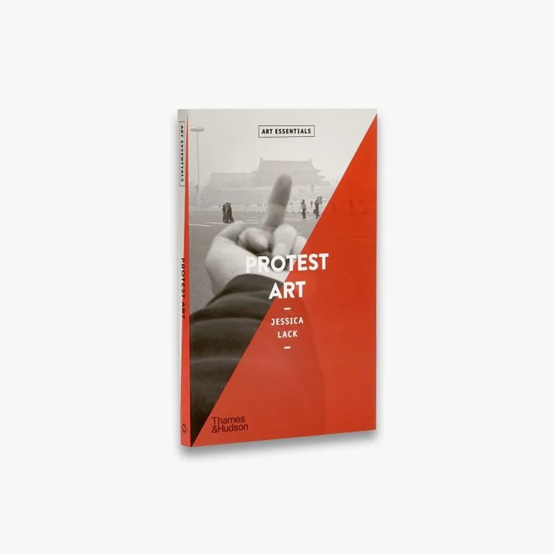Art Essentials- Protest Art fra Thames & Hudson – billede af bogen