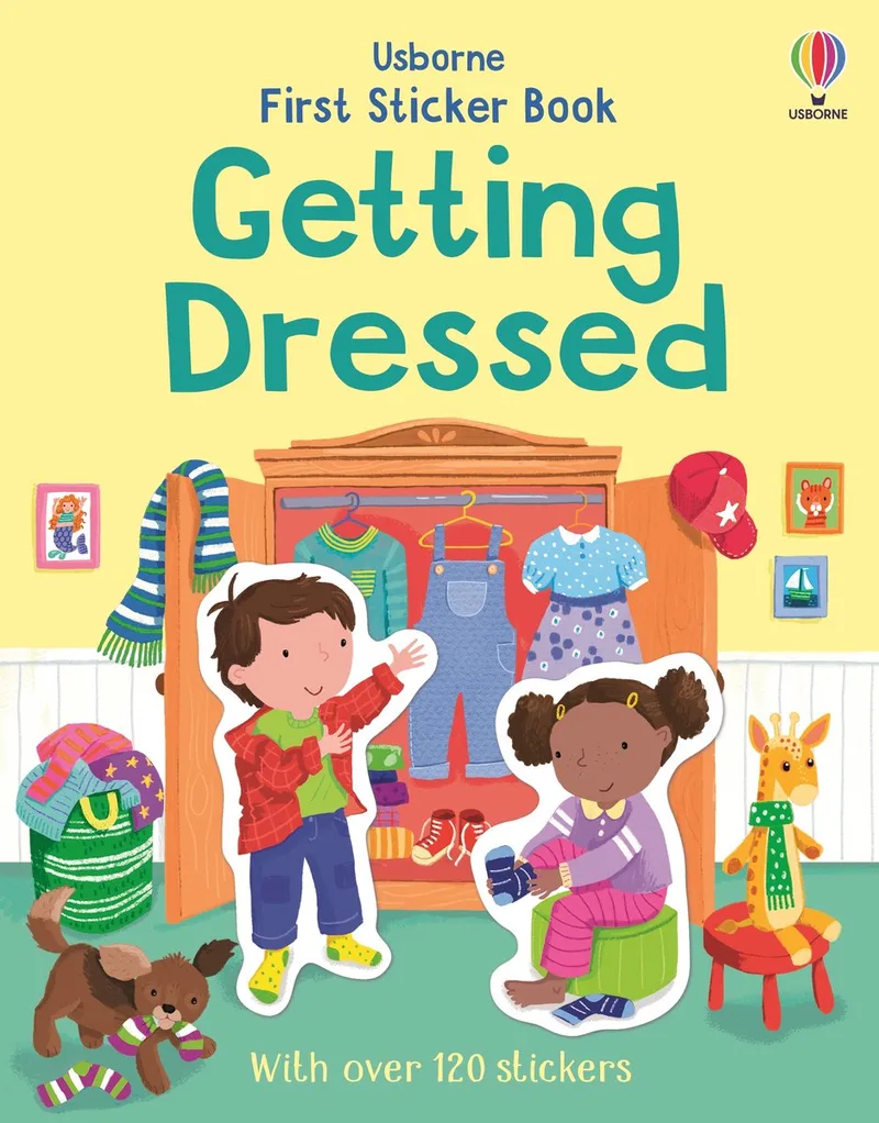 First Sticker Books- First Sticker Book Getting Dressed fra Usborne – billede af bogen
