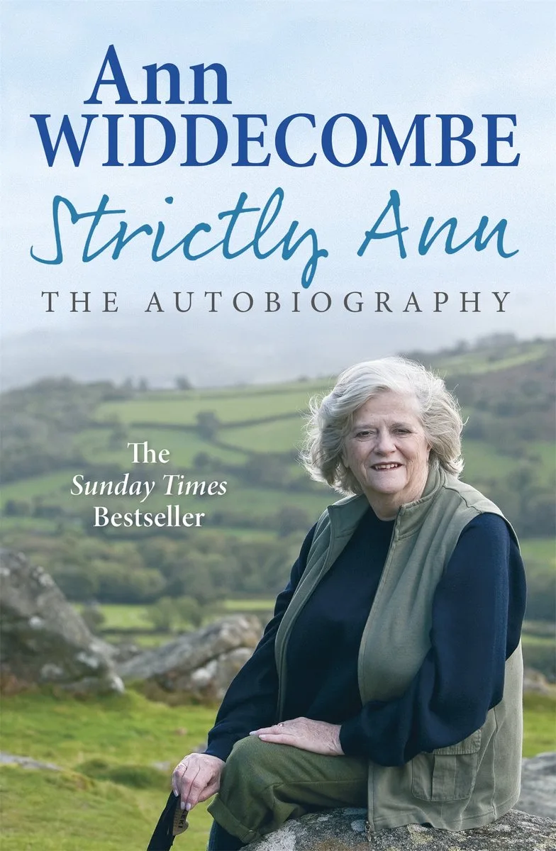 Strictly Ann von Weidenfeld & Nicolson – Buchfoto